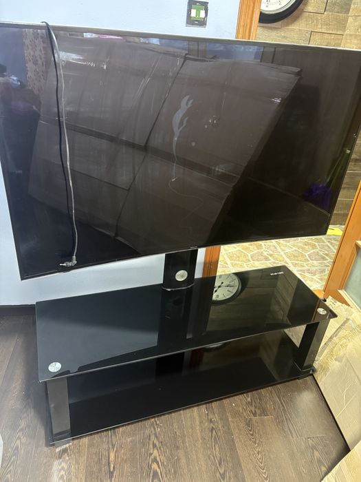 Vand masa cu suport tv