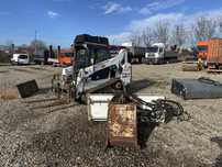 Bobcat T590 șenilat 3,5T 2014 cu accesorii furca, cupa, freza, malaxor