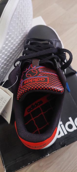 ADIDAS нови кожени сникърси/маратонки/обувки, оригинални, с етикет, 35