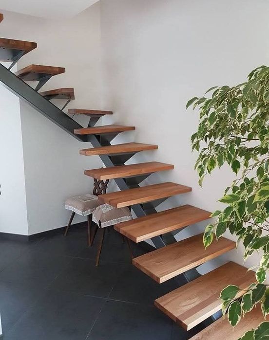 Vindem scări profesionale interior