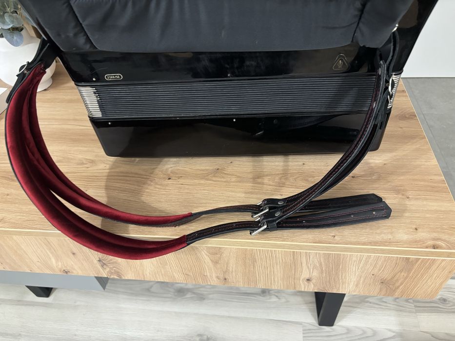 Acordeon RoyalStandard Montafana cu semicamera