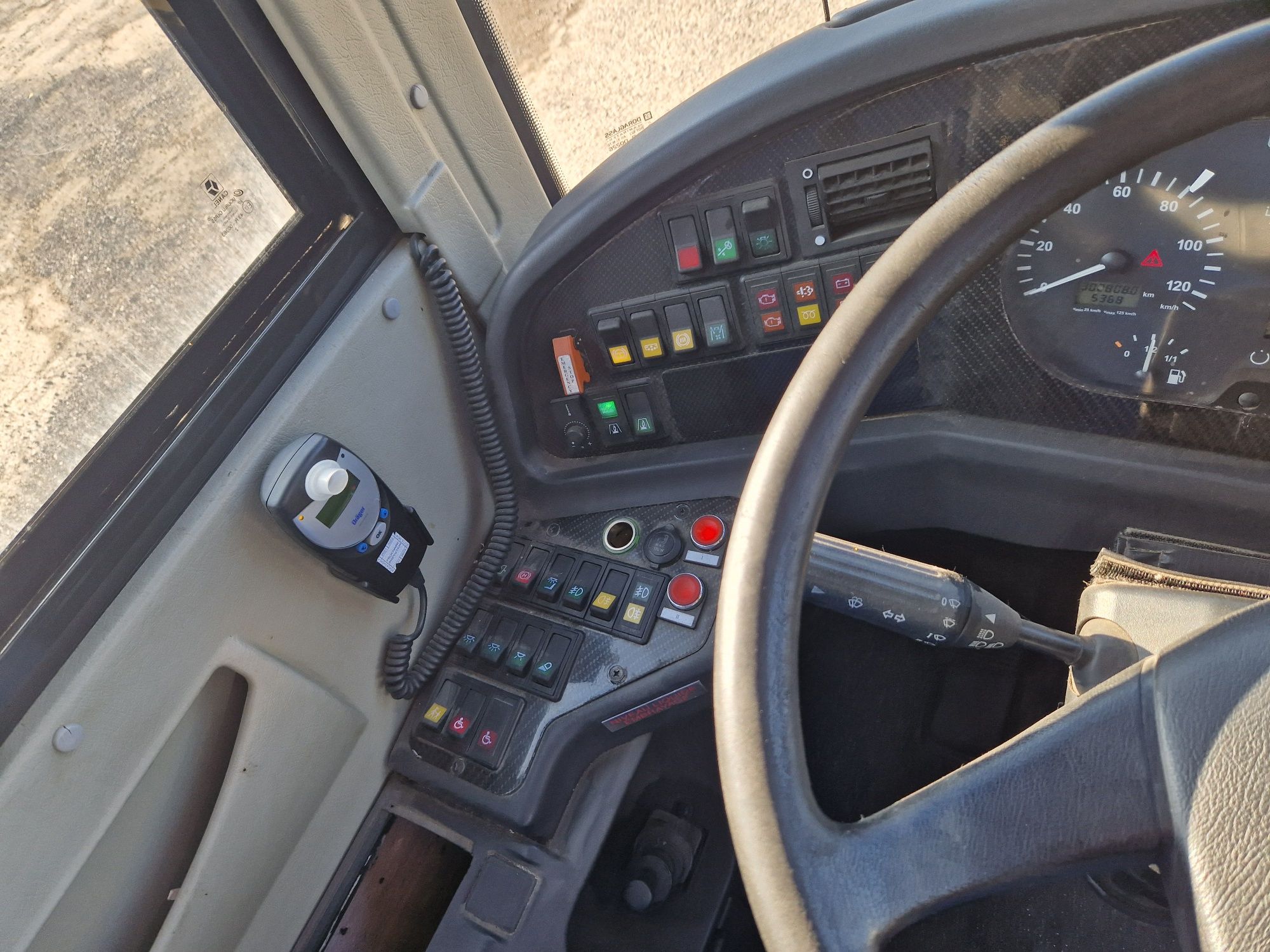 Autobuz Temsa 64 locuri
