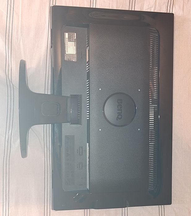 De vânzare monitor Samsung SyncMasterS22B350 și monitor BenQE2220HDP