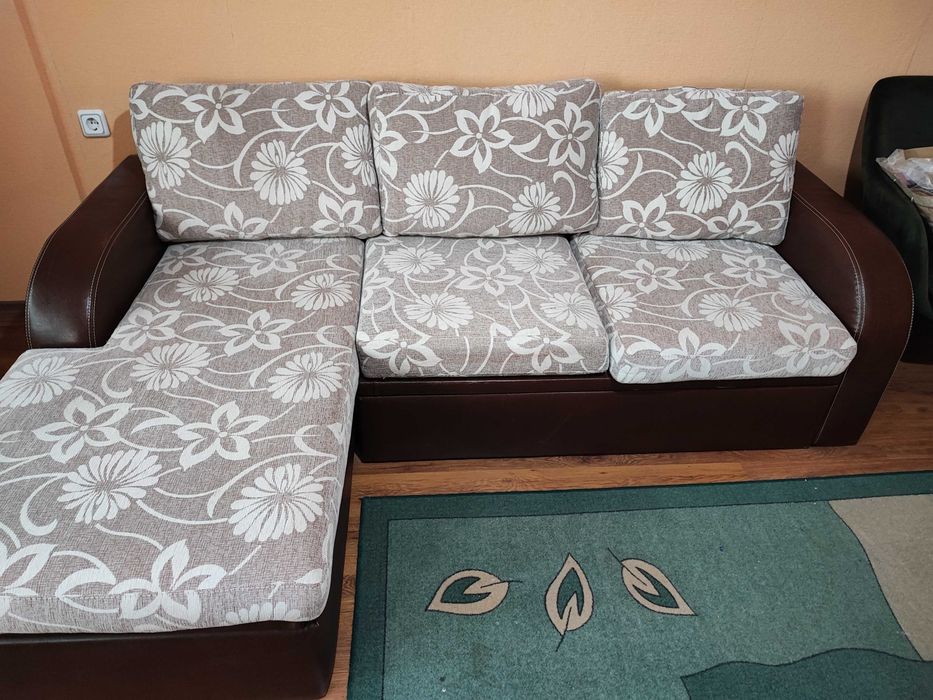 Диван + секция и маса