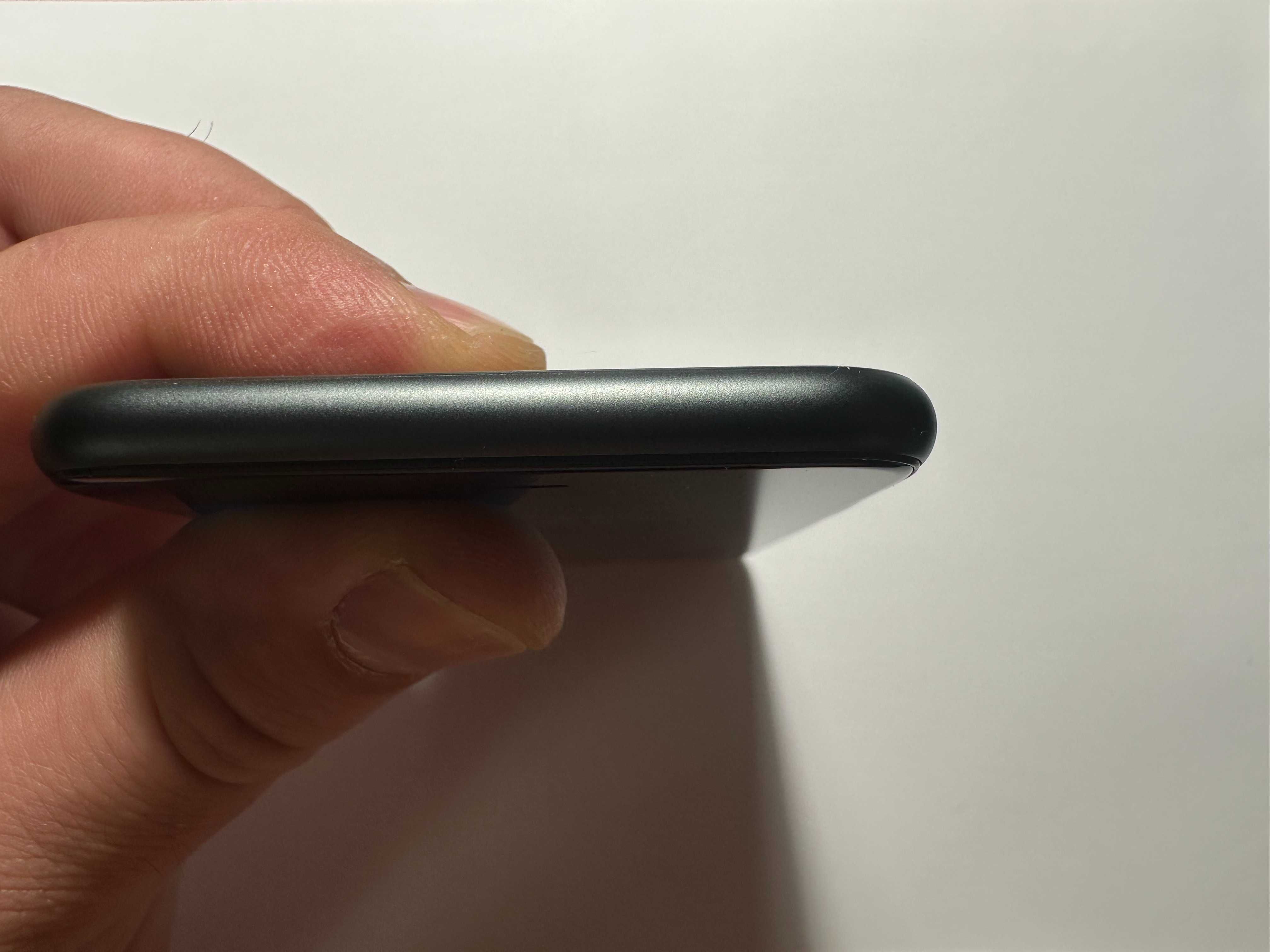 КАТО НОВ !!! iPhone 8 - Черен - 64GB - Отключен - 100% БАТЕРИЯ !!!