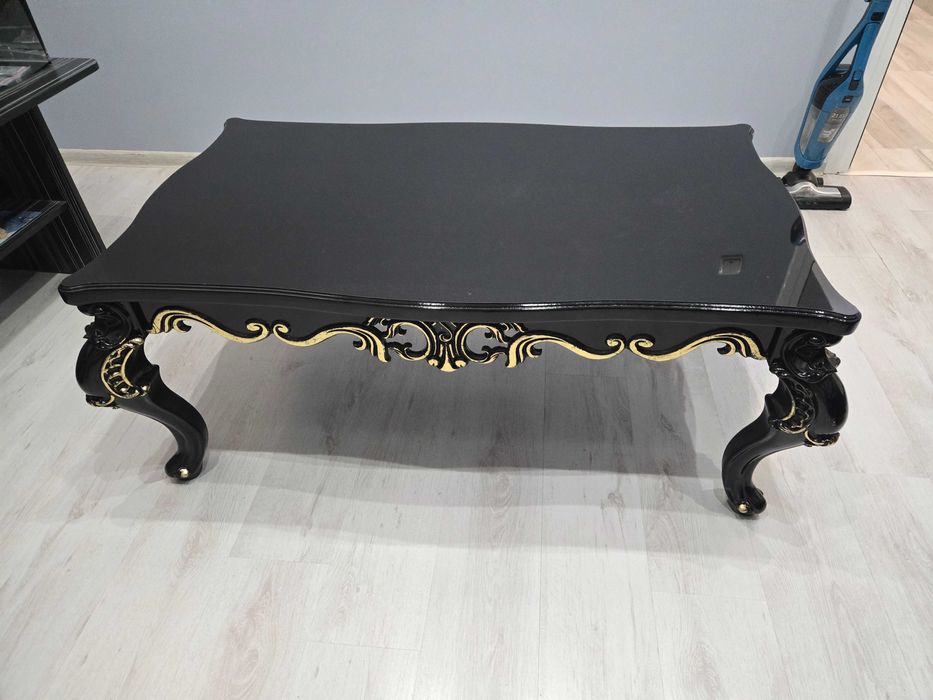 Маса холна купена от нов дом