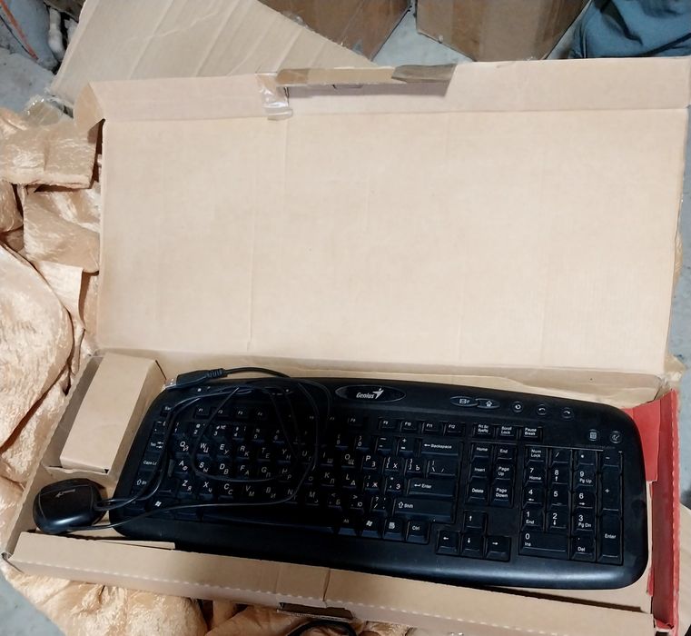 Клавиатура беспроводная Genius + мышка