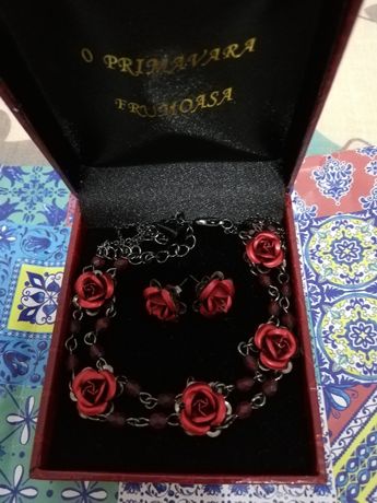 Set bijuterii trandafiri rosii