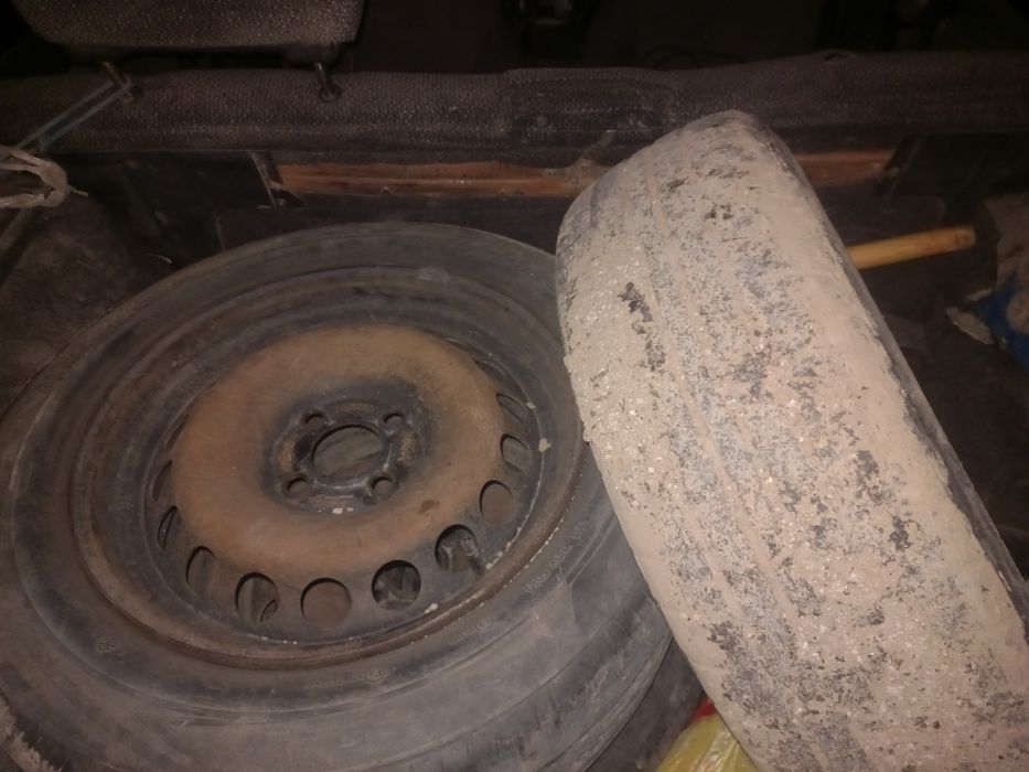 Продам шину в комплекте