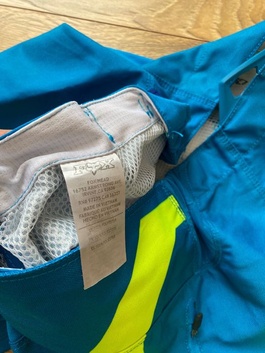 FOX DEMO-pantaloni sport , stare foarte buna , pt barbati