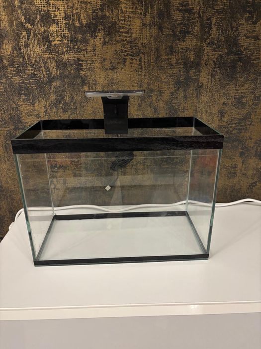 Vand acvariu si lampa