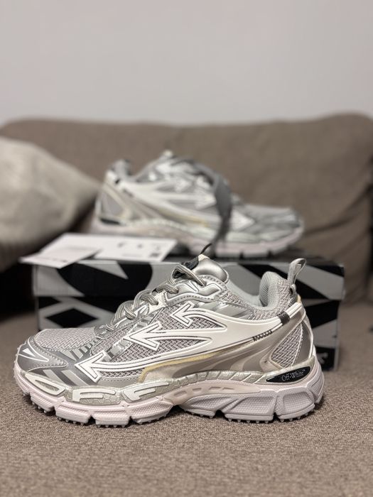 Off White Be right back