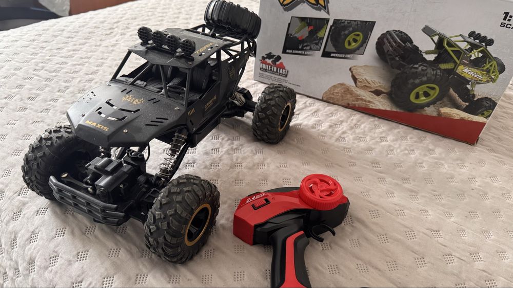Masina cu telecomanda RC Off - Road 4x4 Jeep 1:12
