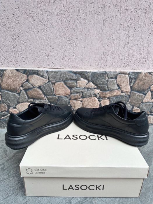 Adidași negri Lasocki, noi, mărimea 37, cu cutie femei
