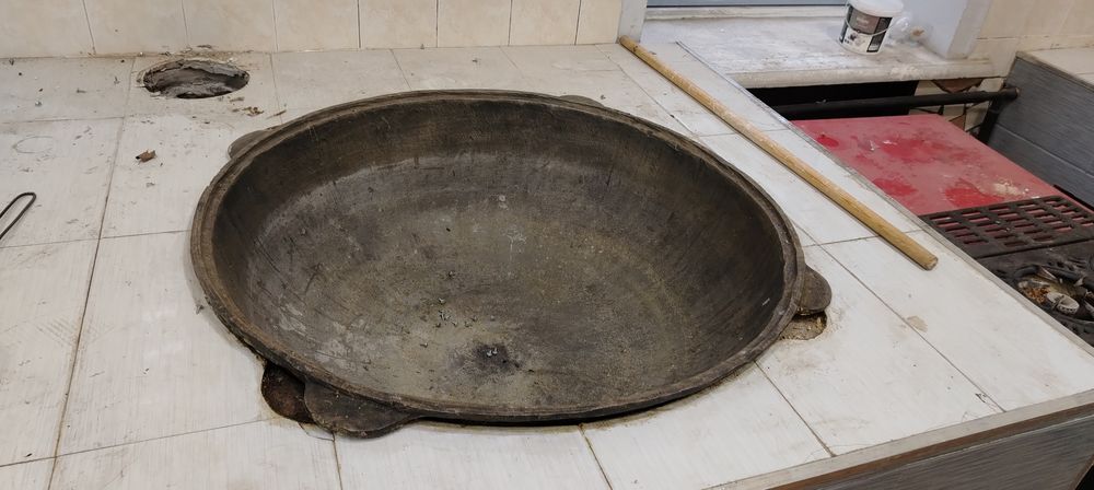Katta-kichik qozonlar sotiladi (10L, 30L, 50L)