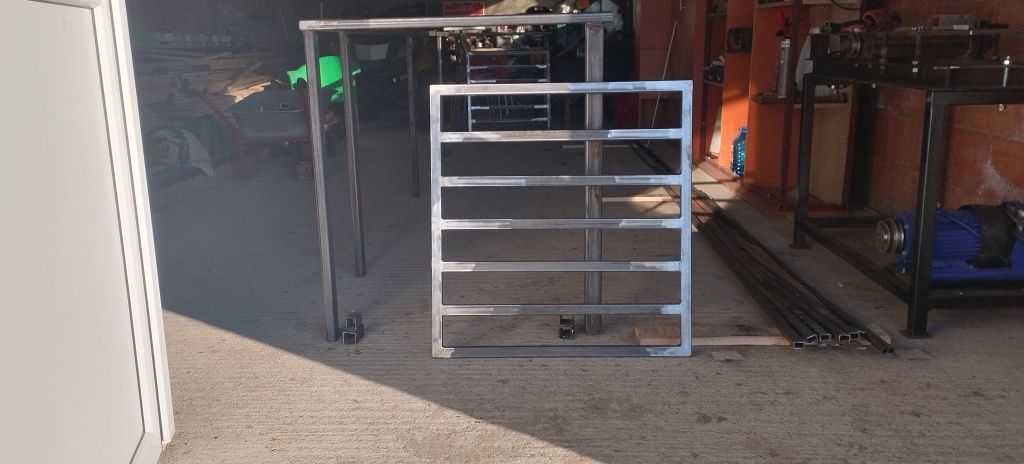 Confecții Metalice Personalizate & Montaj Perete Cortină,porti garduri