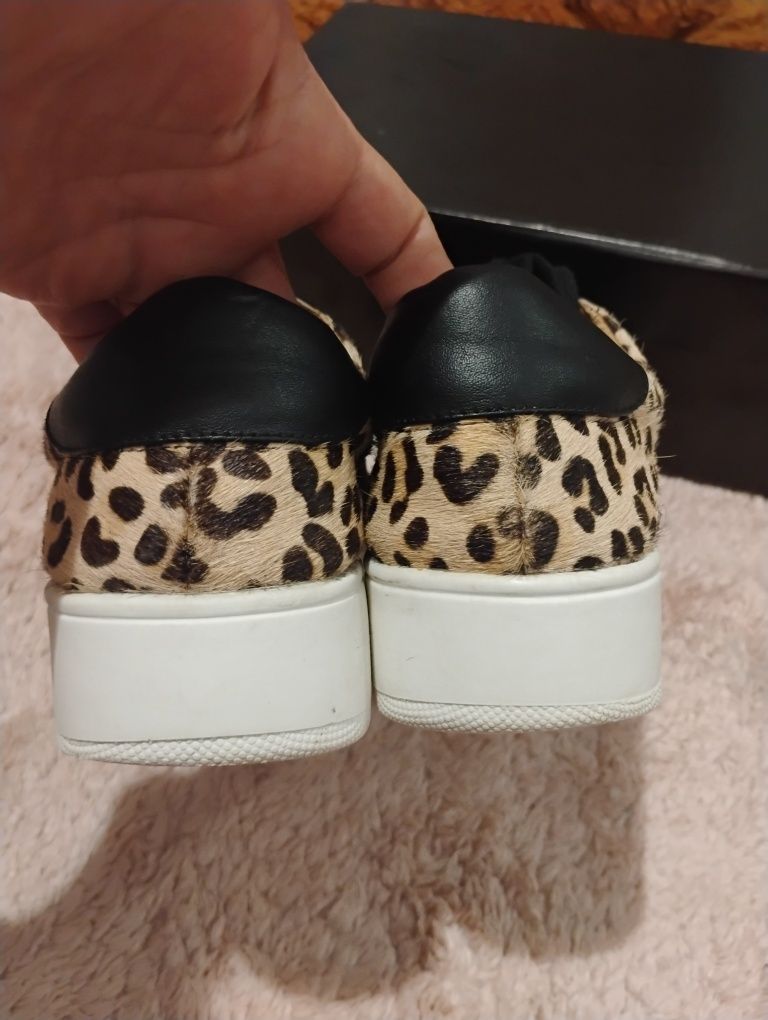 Супер маркови кецове Steve Madden