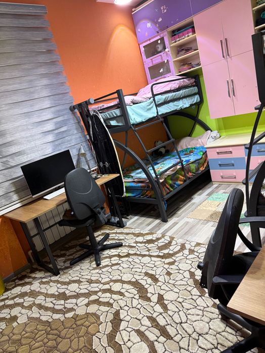 Продается трех комнатная квартира