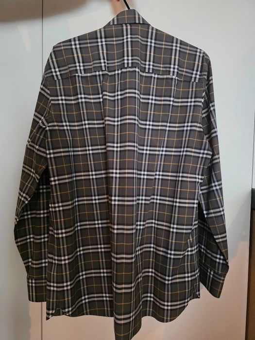 риза BURBERRY,нова без етикет,100% памук