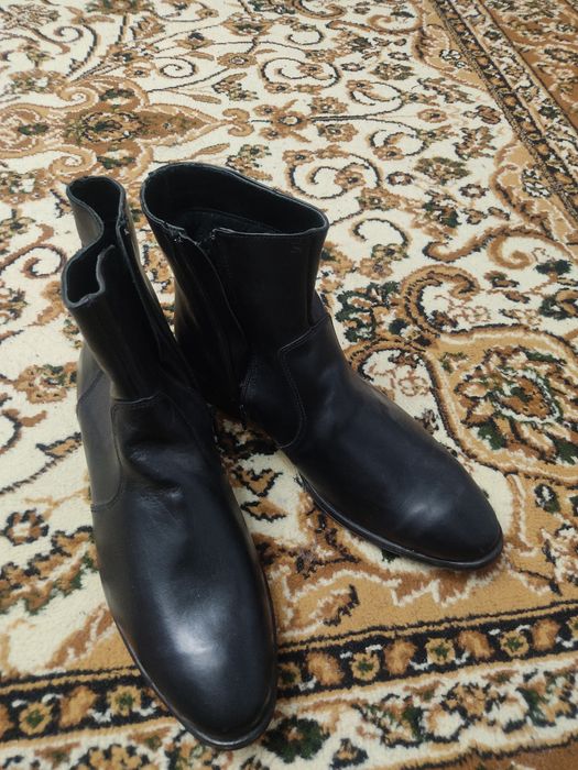 Продам берцы туфли новые