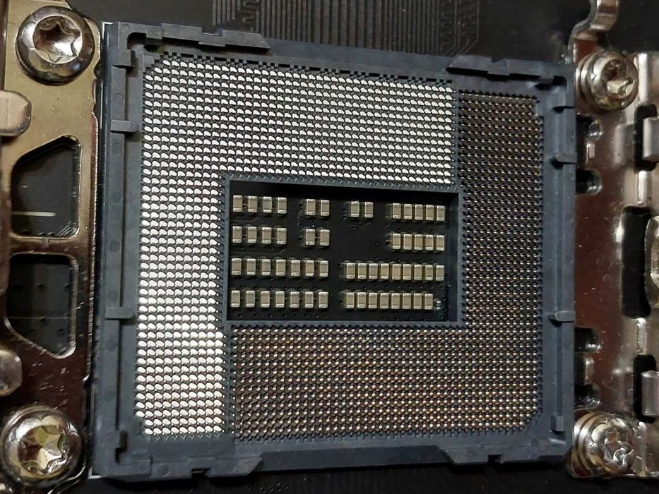 Intel Core i5 12600K + MSI Z790 Gaming Plus Wi-Fi DDR5