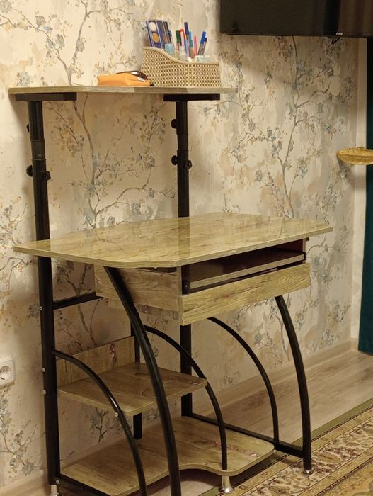 Стол журнальный. Компьютерный стол