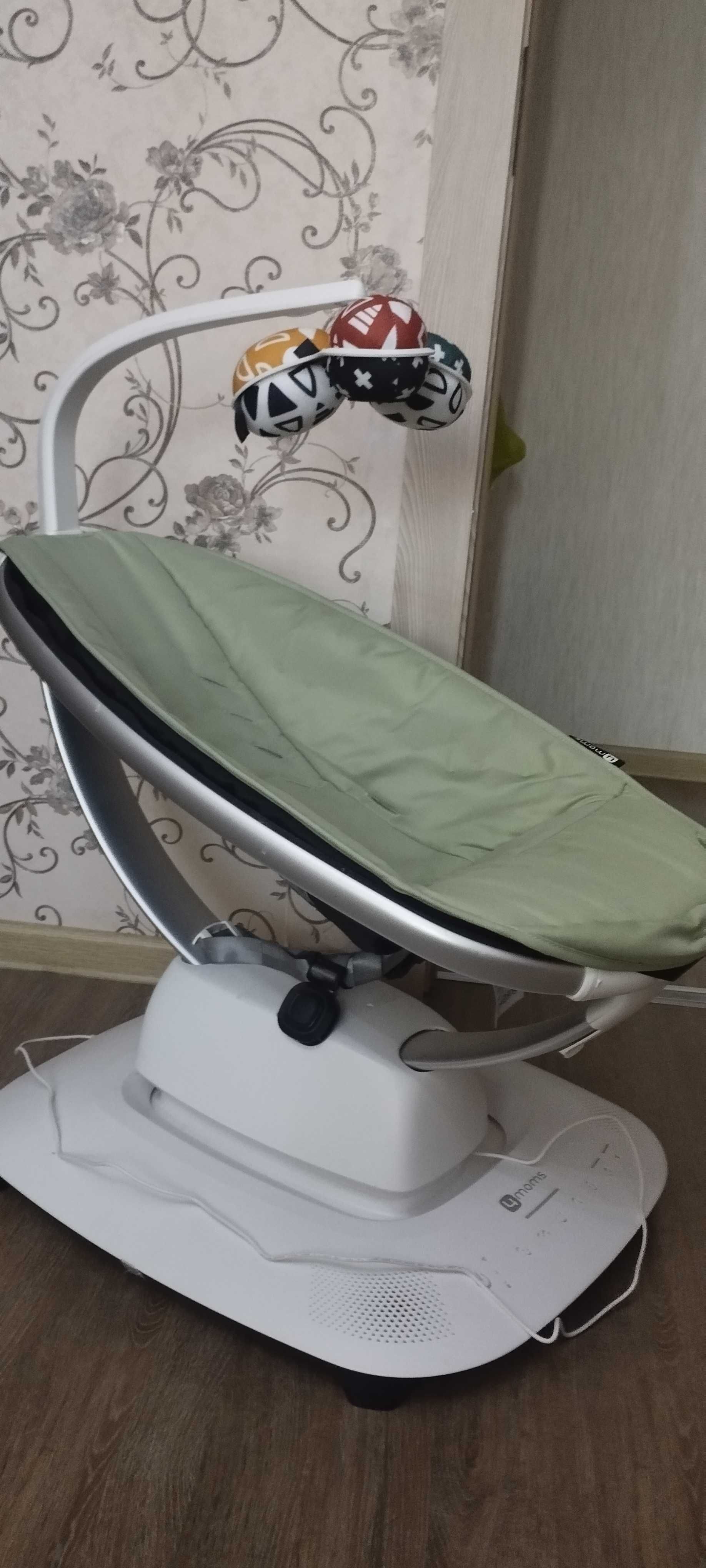 Электронное кресло качалка 4moms