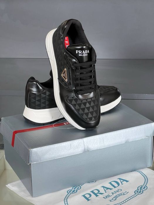 Adidasi Prada noi !!! Marimi 40/44 !!!