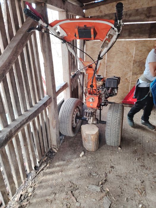 Vând motocultor  8.5 cp