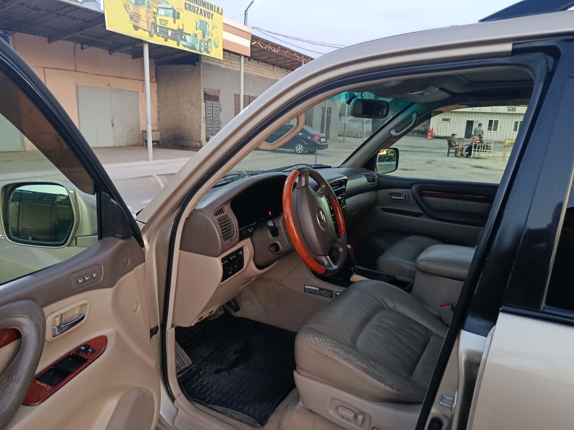 Lexus lx470 отличный