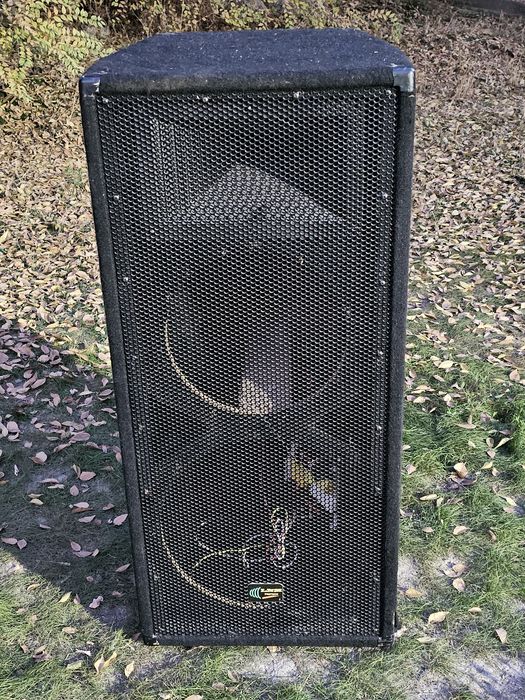 Пустой корпус от трёхполосной колонки LNM