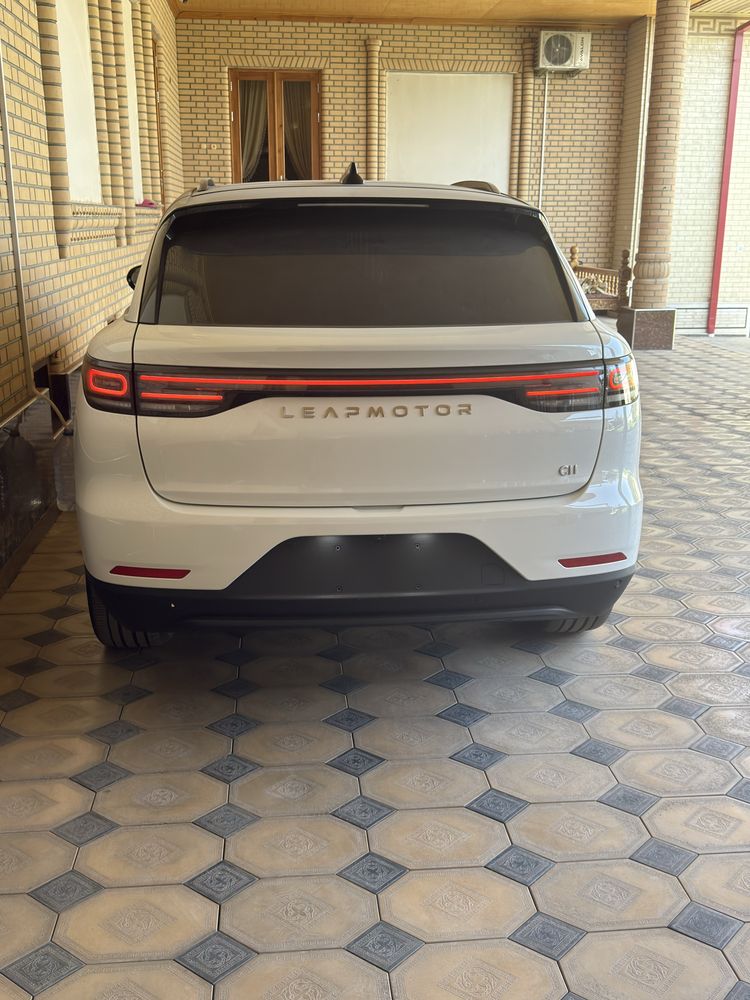 Leapmotors C11 гибрид 2025 года