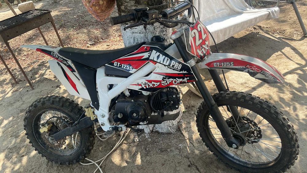 Vând sau schimb motocross