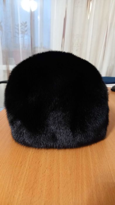 Продам норковую шубу и норковую шапку.