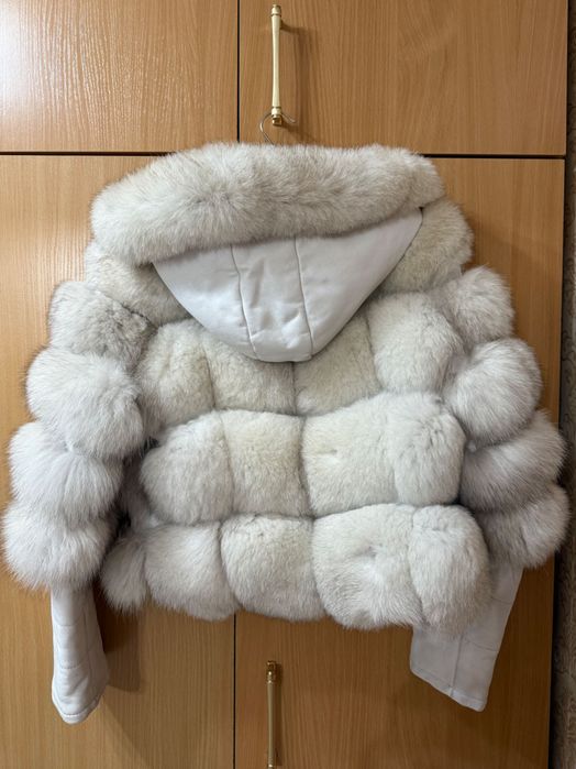 Стилно зимно яке с естествен косъм от лисица