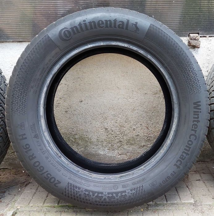 Продавам зимни гуми 205/60/R16 ,  Continental Winter Contact , Laufenn