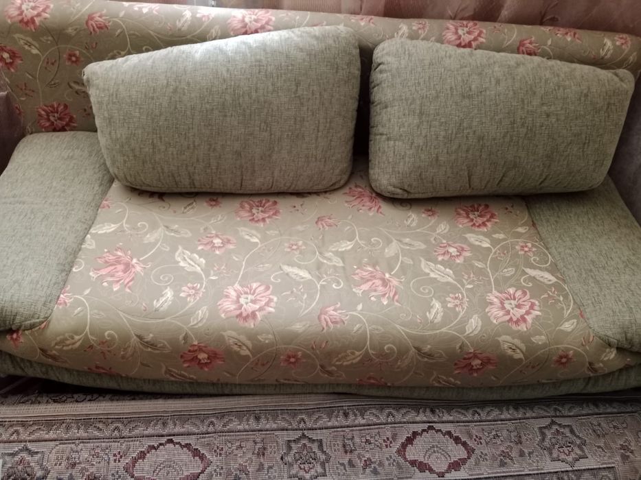 Продам диван в хорошем состоянии