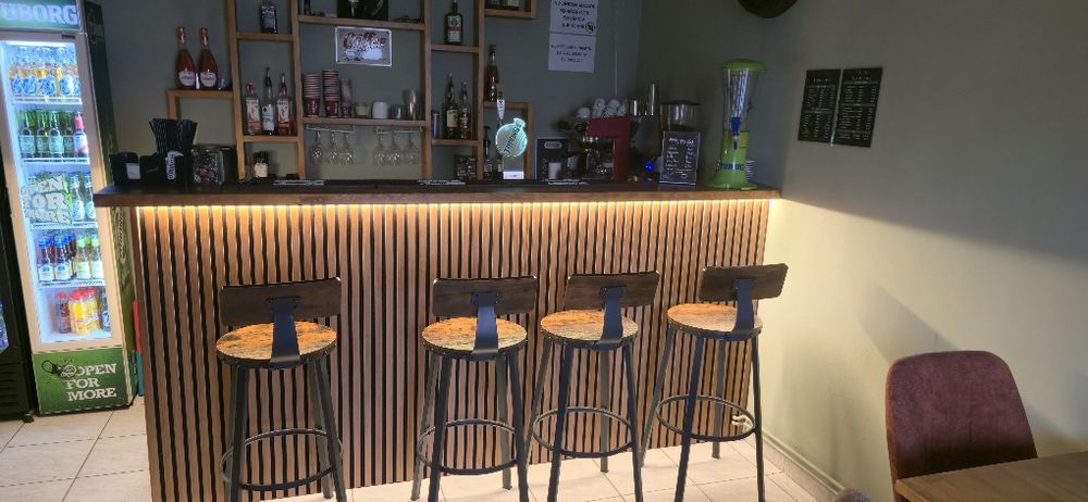 Mese canapele scaune bar - cafenea - fastdood