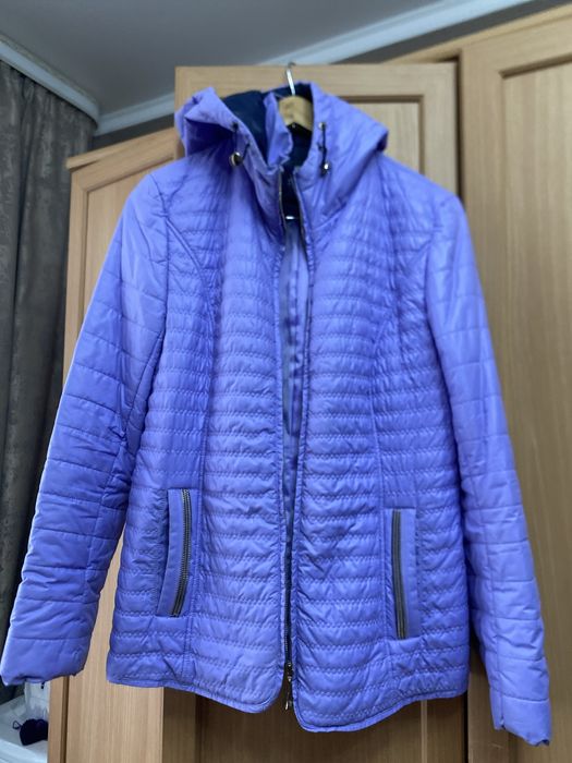 Продам куртку осеняя ,весеняя ,