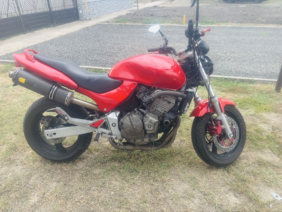 Vand Honda Hornet 600 sau schimb cu scuter peste 400 cm