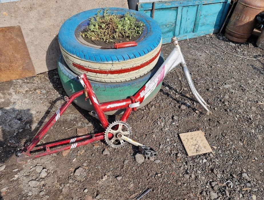 Продам детский велосипед на запчасти