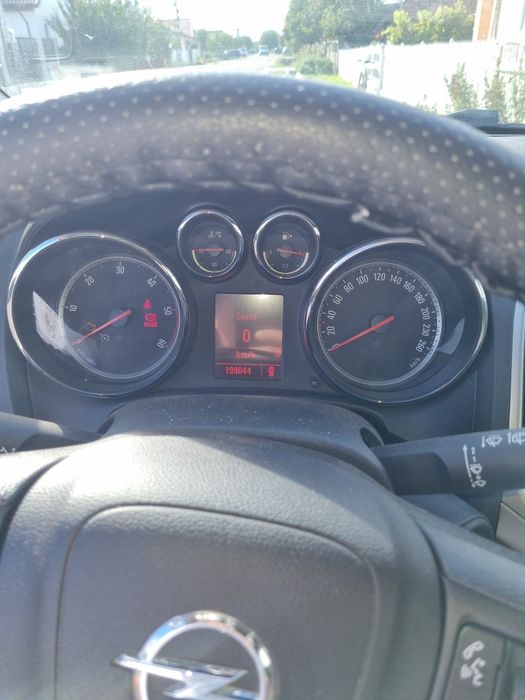 Opel astra j 2010