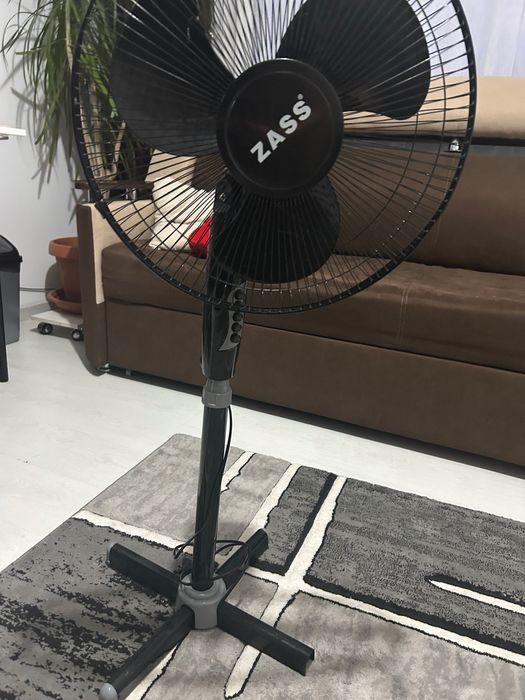 Ventilator cu picior ZASS - Stare Impecabilă (Aproape Nou)