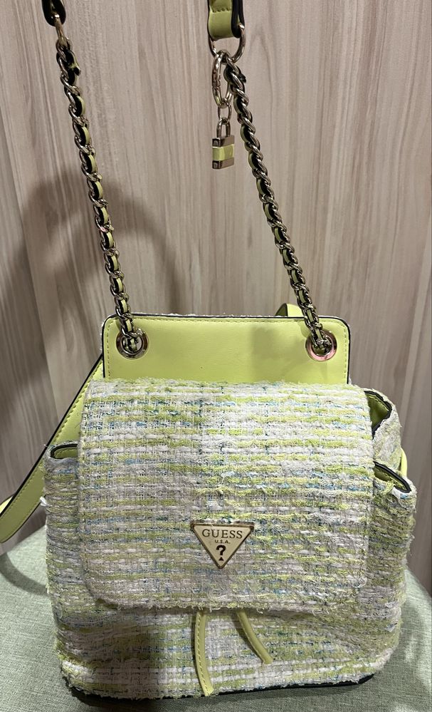 Дамска раница Guess