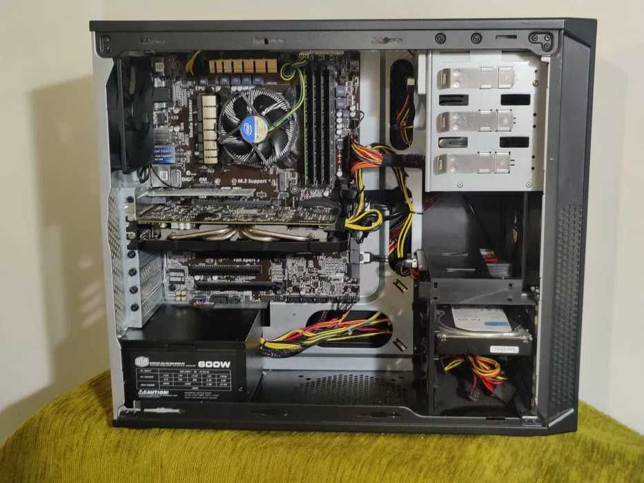 Calculator PC gaming, i5-4460, placa video AMD Radeon R9 380 ,ram 16Gb