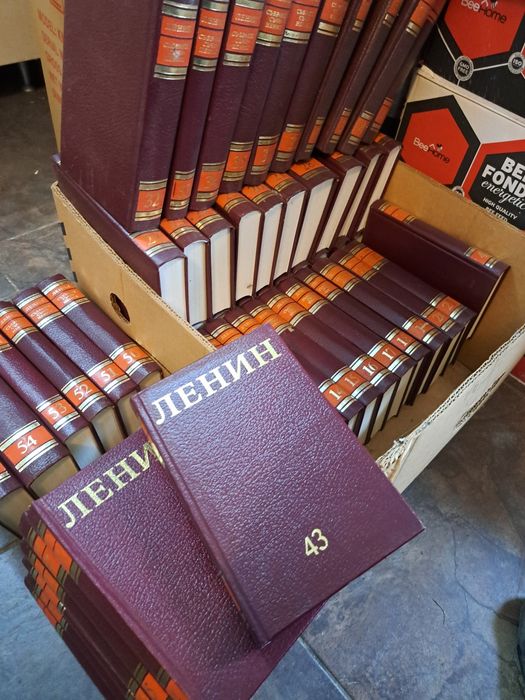 Книги луксозно издание с твърди корици 55 тома