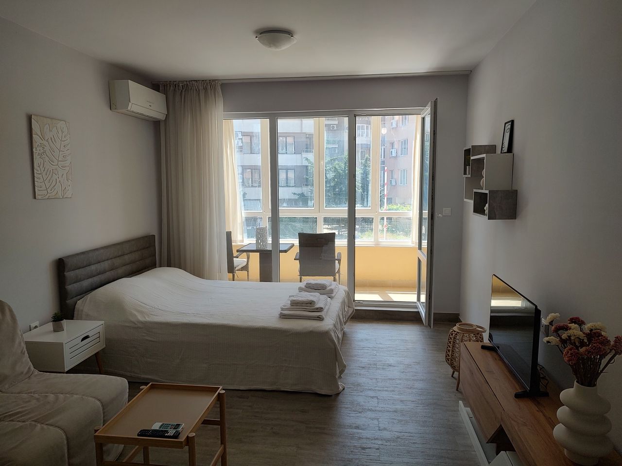 Дава се под наем Едностаен апартамент в Поморие - 40 кв.м за 255 € - Снимка #1