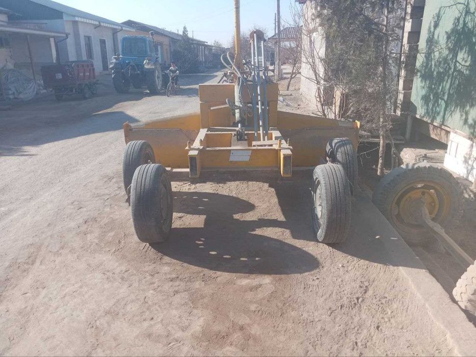 Traktor Belarus va lazer planer birgalikda sotiladi