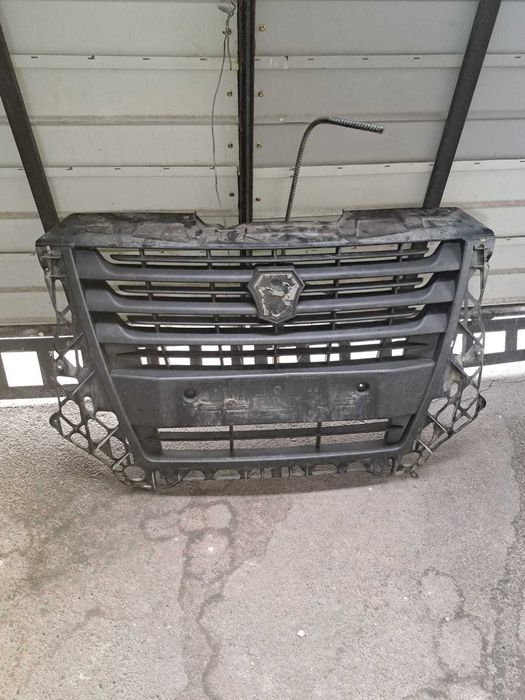 продам на газель нехт переднию  обличовку радиатора