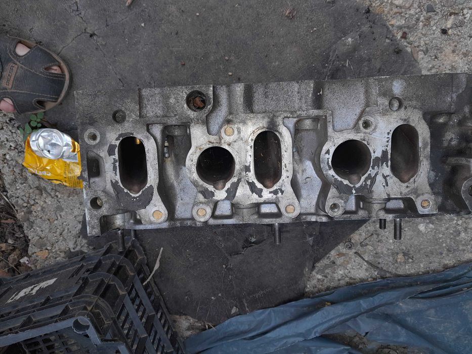 Глава за vw 2.3 150к   пет цилиндъра